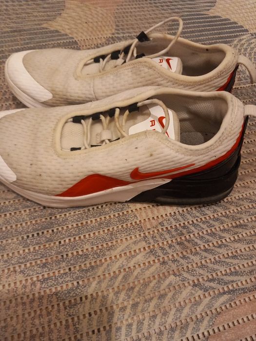 Vând papuci nike air max mărimea 33-34