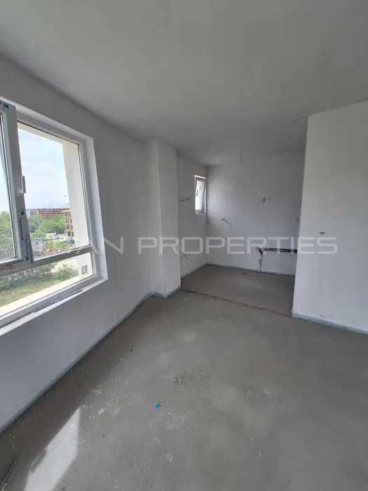 Продава се Тристаен апартамент в Пловдив, Остромила - 139 кв.м за 1331 €/кв.м - Снимка #1