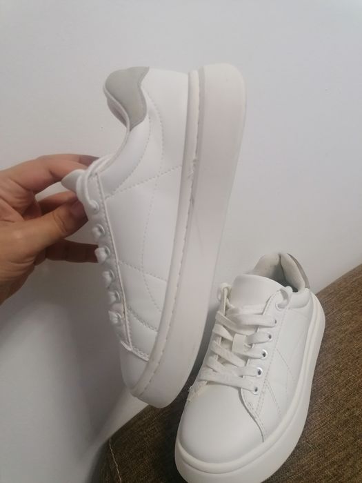 Adidasi Zara numărul 33