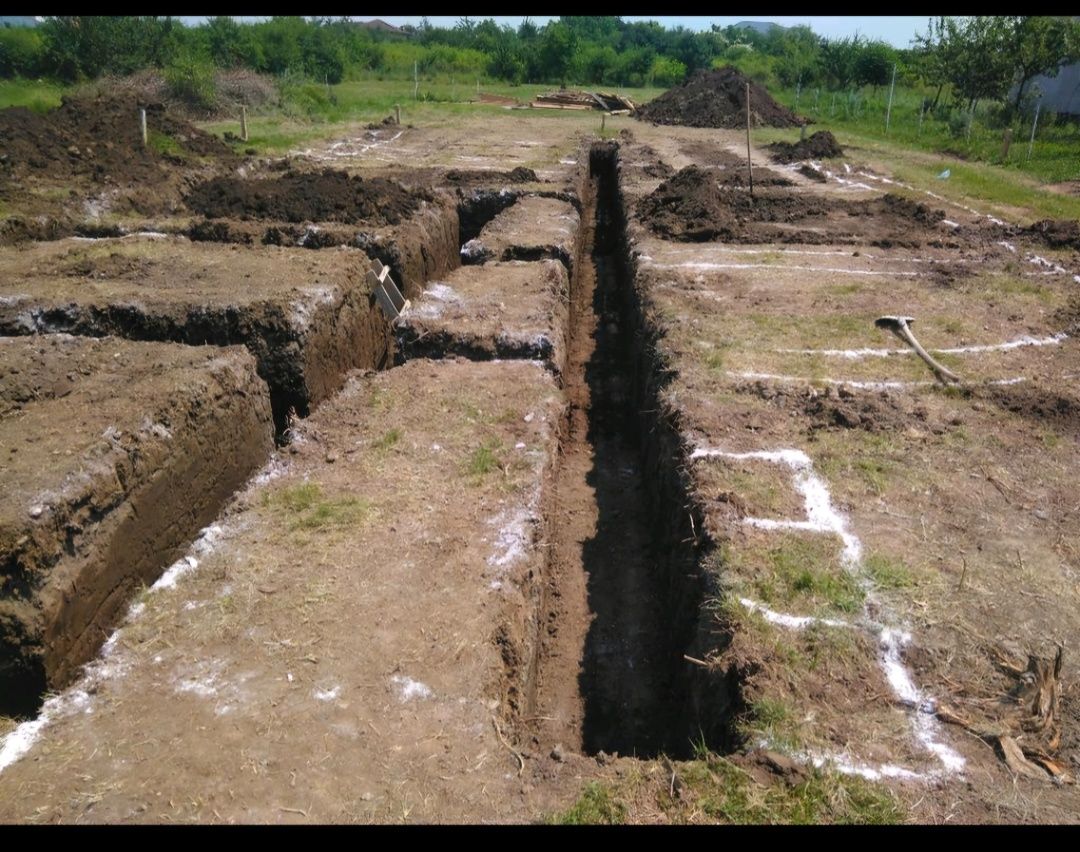 Buldoexcavator de închiriat