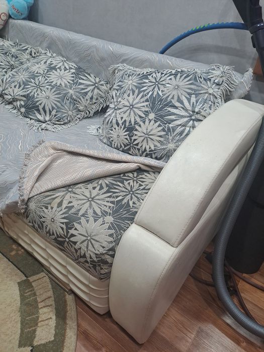 Продам диван тахту