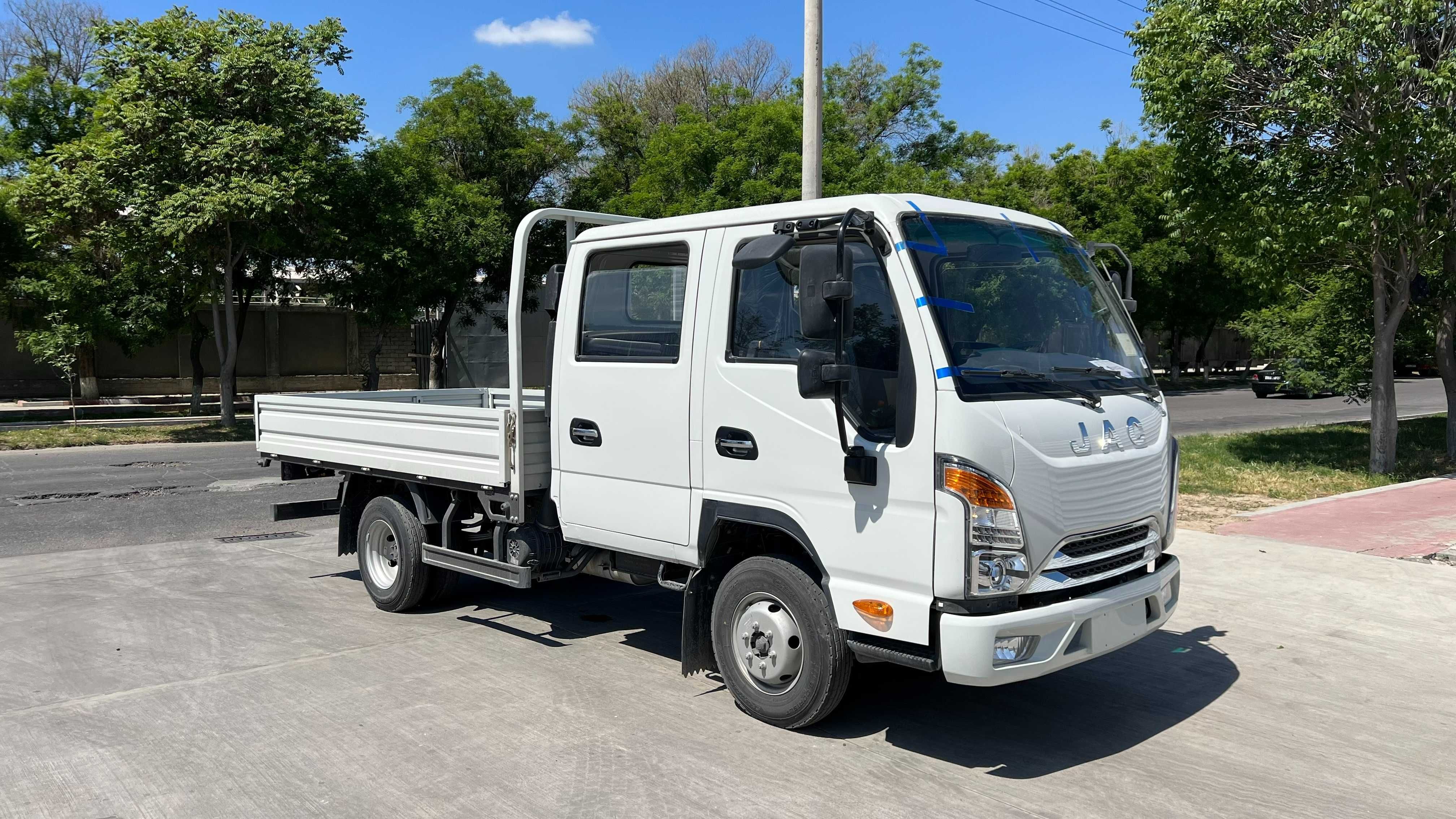 Замонавий JAC J3 3,5тоннали мини-грузовиклари сотувдв тайёр. Changan