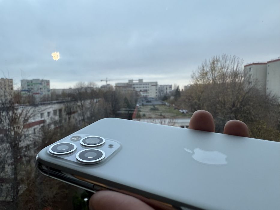 IPhone 11 PRO, 256 GB, Silver, Face ID functional, baterie 70%