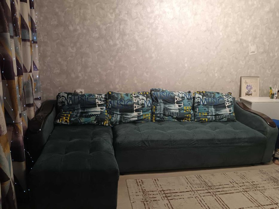 Отдам даром диван
