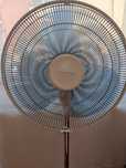Ventilator cu picior Rowenta Essential+, 3 viteze!