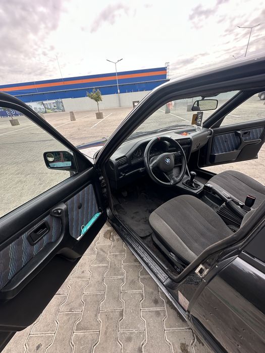 BMW Seria 3 E30 Sedan 320i