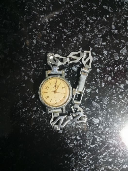 Соат сотилади. Заря.