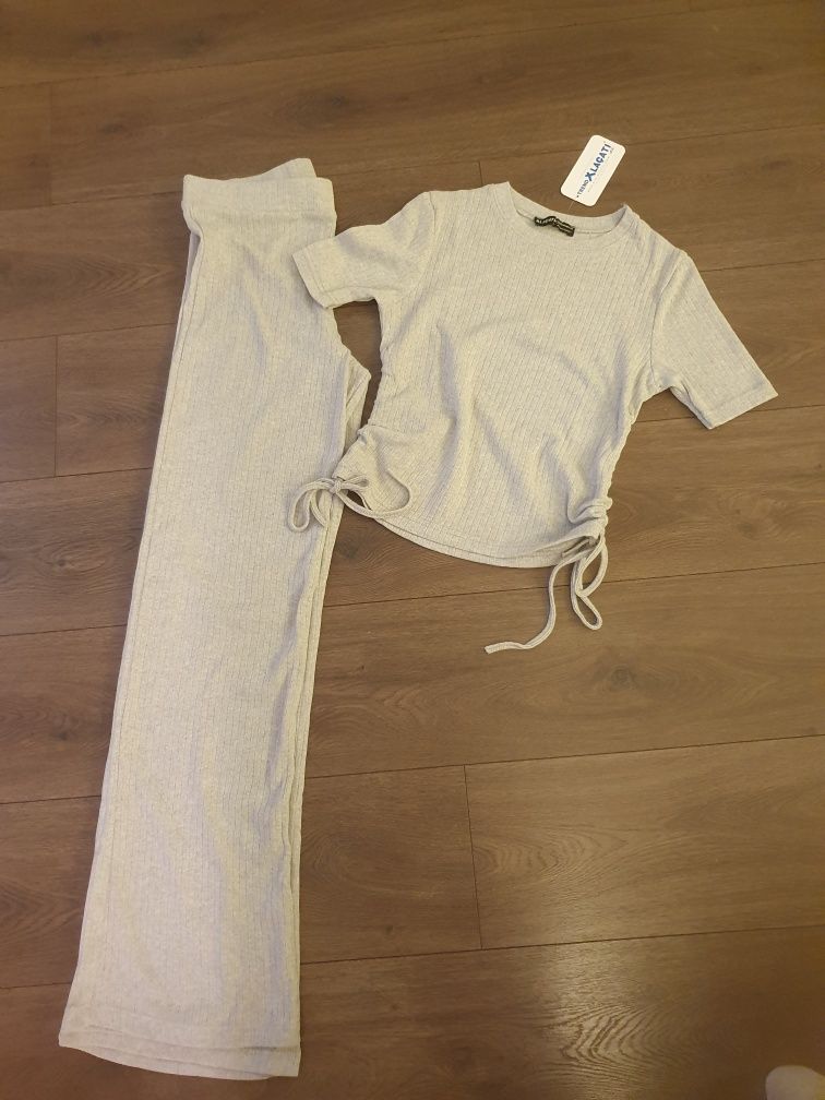 Costum bluza cu pantaloni