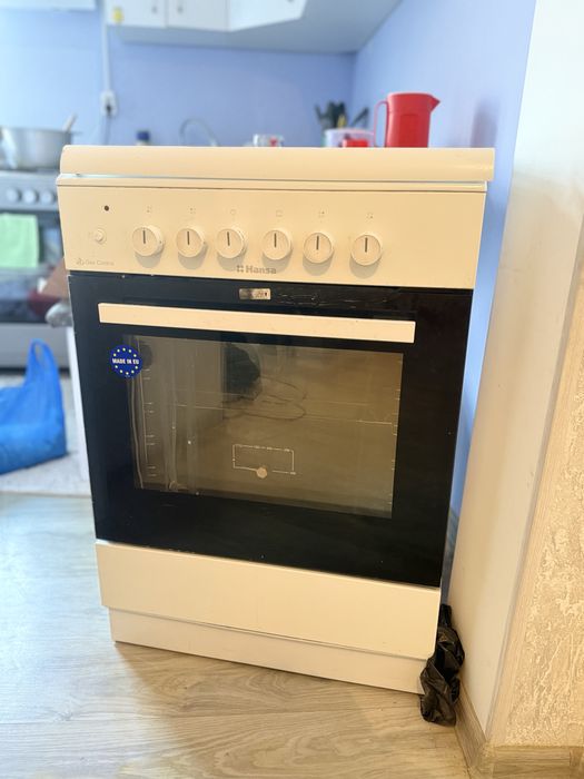 Газовая плита Hansa в хорошем состоянии