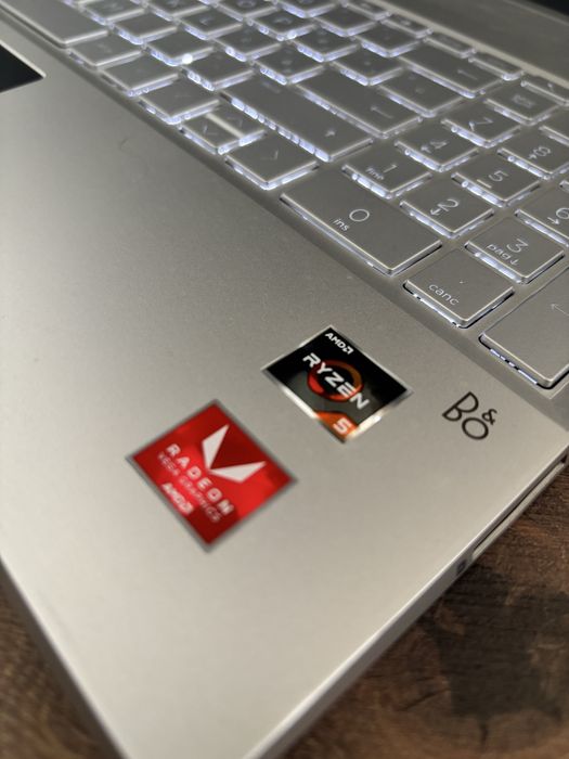 Hp Albastru cu ryzen 5.