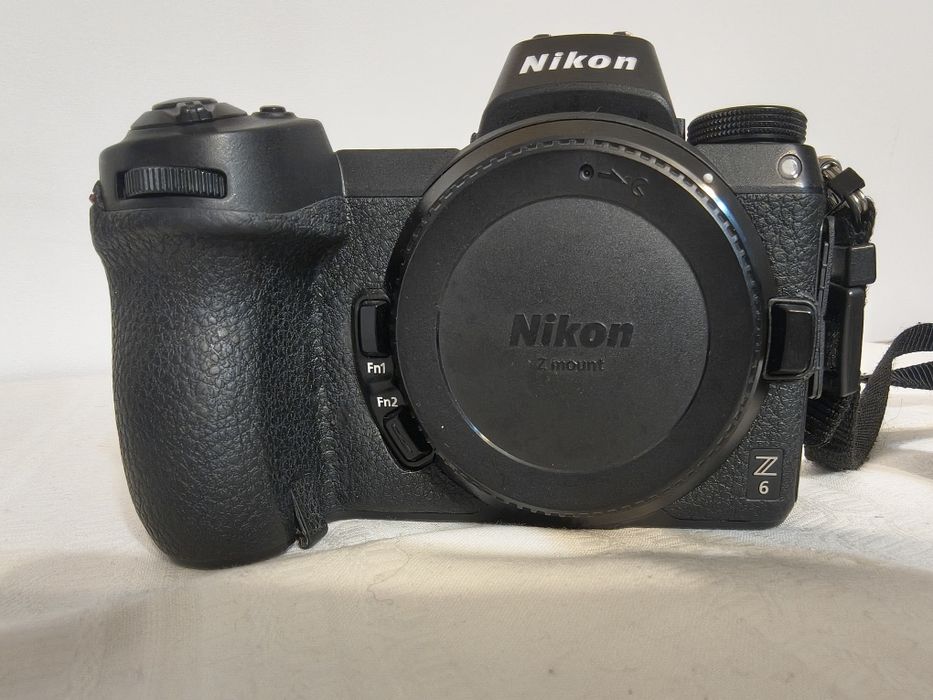 Vând Aparat Mirrorless NIKON Z6, 24.5 MP, Wi-Fi + Obiectiv 24-70mm f4