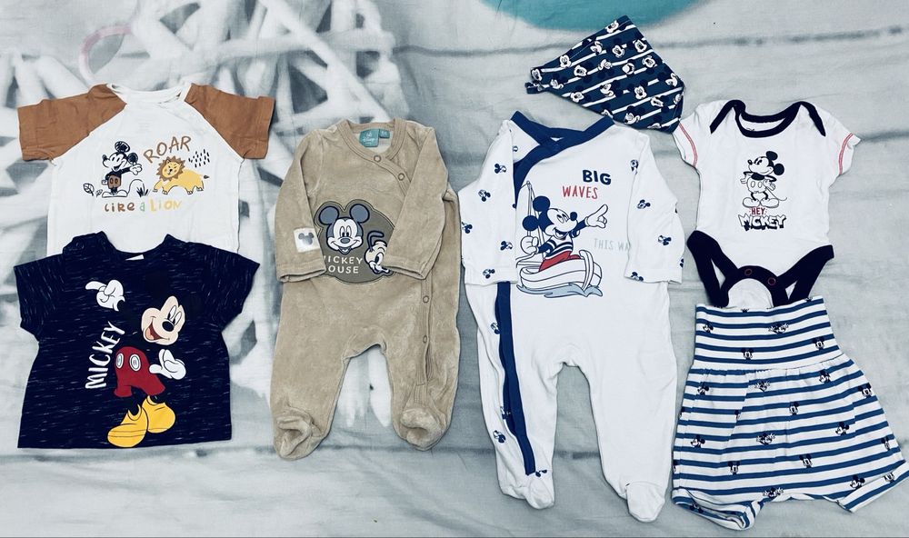 Lot de hainute pentru bebelus