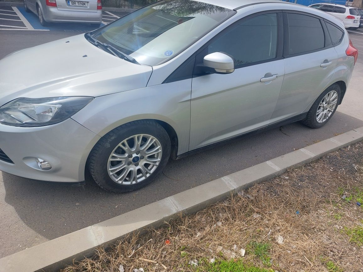 Vând ford focus mk3 Hatchback 1.6 tdci 115 cpi