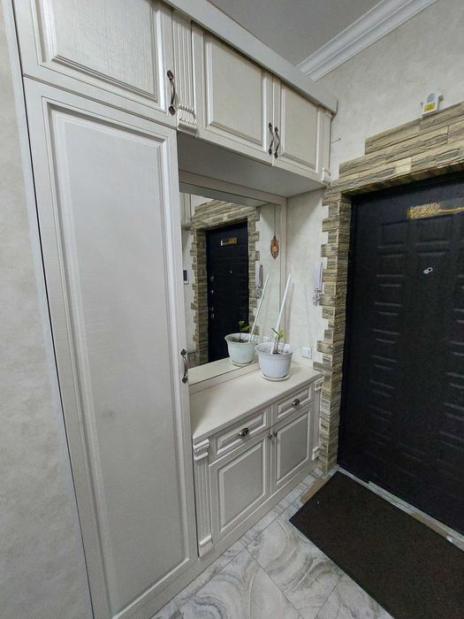 Продам шкаф для прихожей