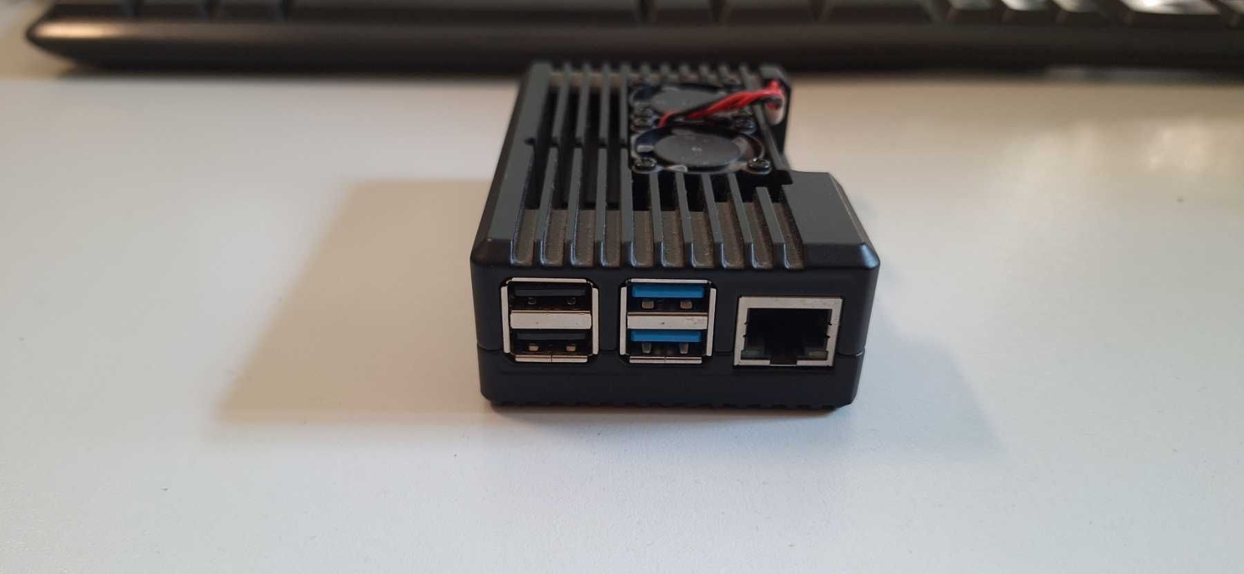 Продавам два броя Raspberry Pi 4 4 gb в кутии