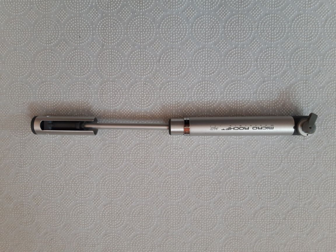 Set pompă mini Topeak Micro Rocket + cameră Continental