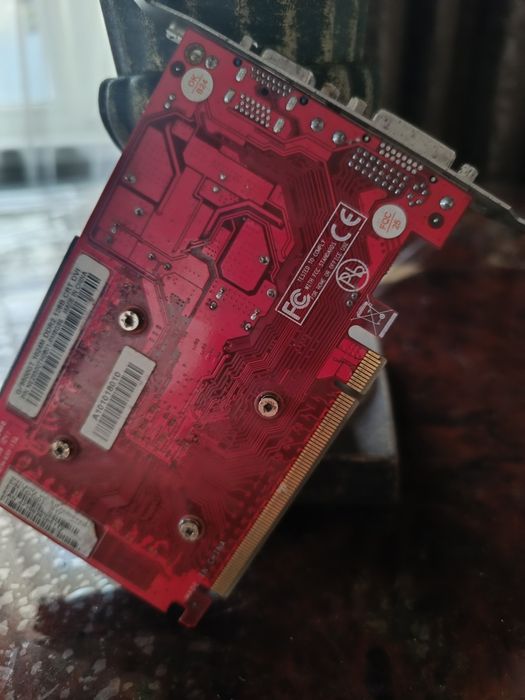 Продаю GF9500 GT 1024MB DDR2 — дешево, всё работает!