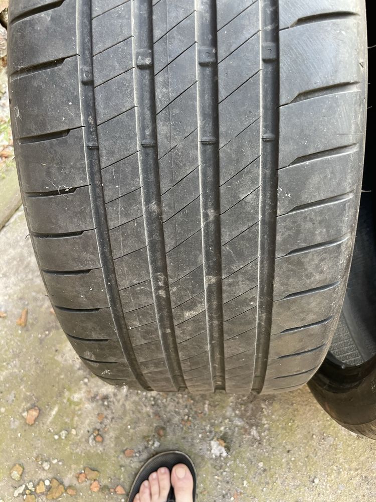 Гуми BRIDGESSTONE 235/35/19