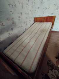 Кровать сотилади