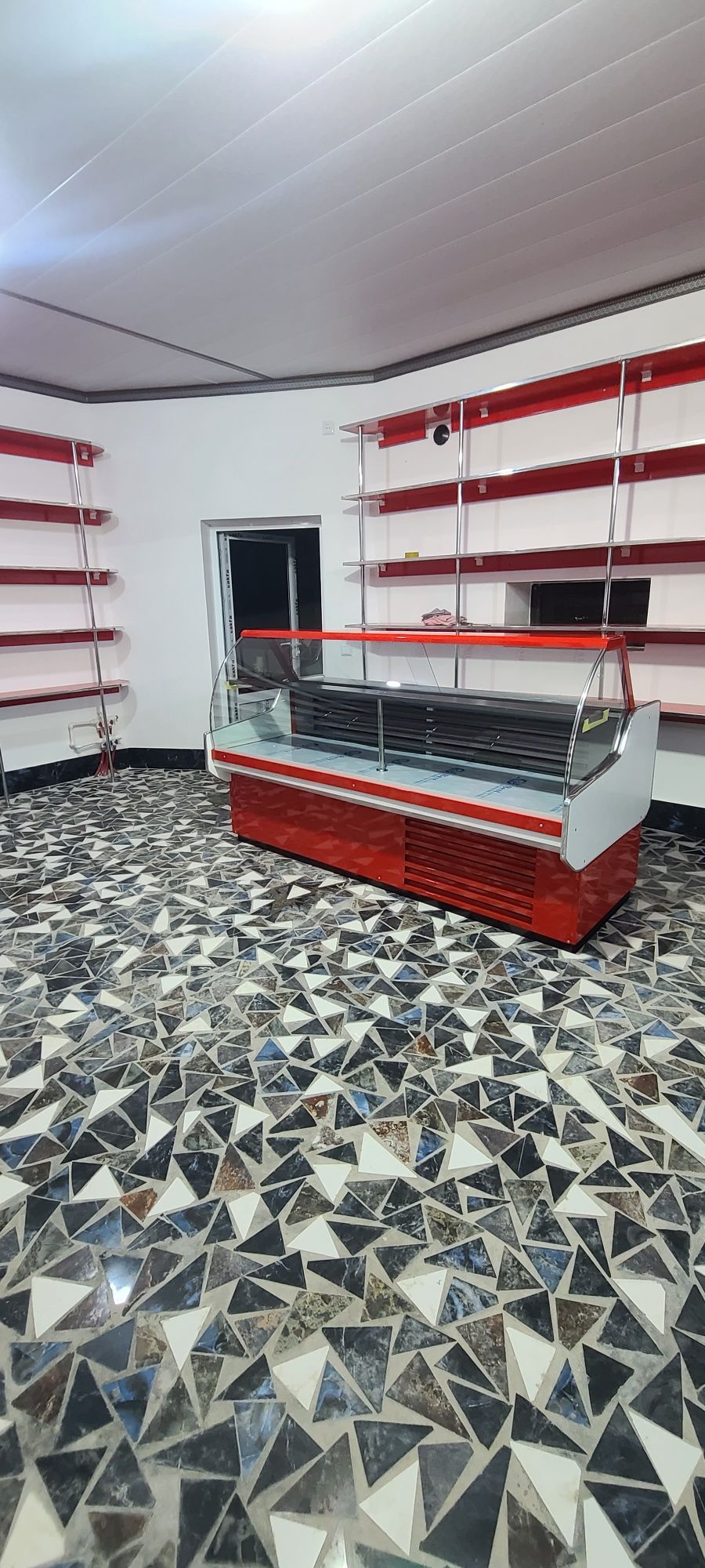 Витрина холодильник