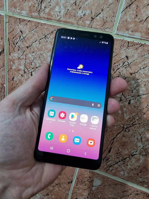 Продам Самсунг А8 4/64