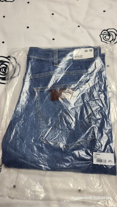Blugi WRANGLER, Originali, model River 881,măsura W36L30,NOI