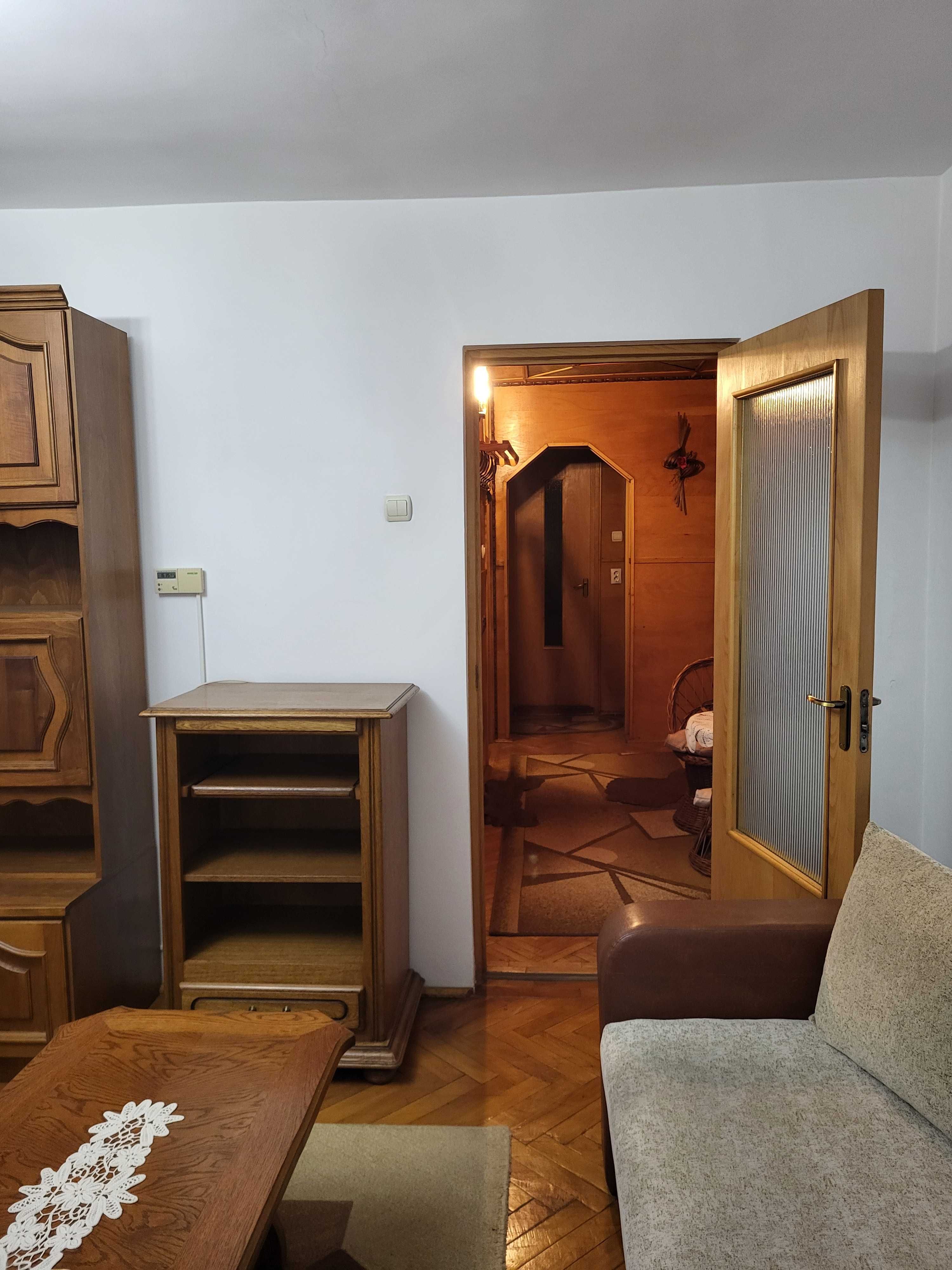 Persoana fizica inchiriez apartament cu 2 camere in Resita, Govandari