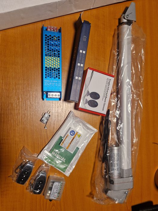 Actuator liniar, cursa 300mm, 12V, nou