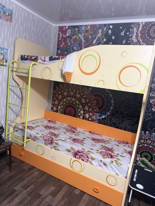 Продам двухярусную кровать
