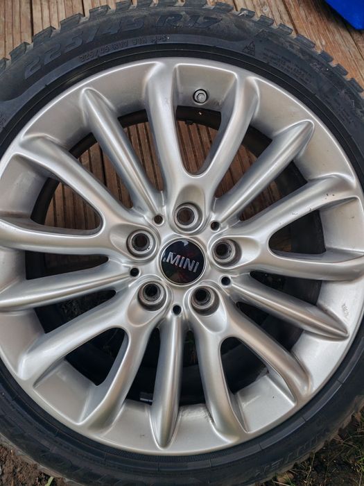 Jante originale MINI Cooper  cauciucuri de iarnă Pirelli 225 45 R1