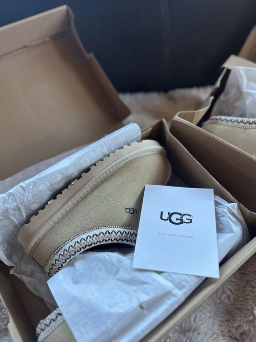 Ugg tazz noi imblaniti