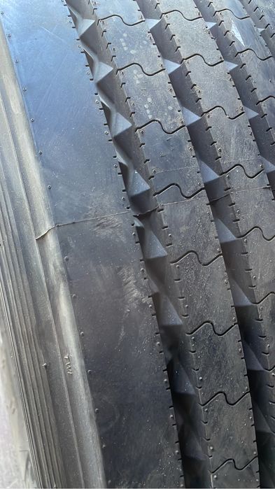 Продам пару передковых шин новые.