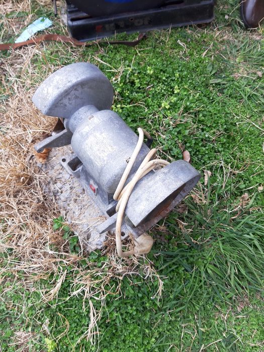 Петромаксова лампа работеща