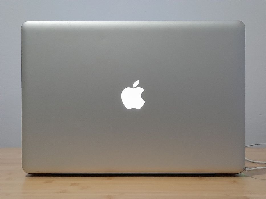 Apple Macbook Pro 15" 2011 A1286 Intel i7 320GB HDD 4GB Ram El Capitan