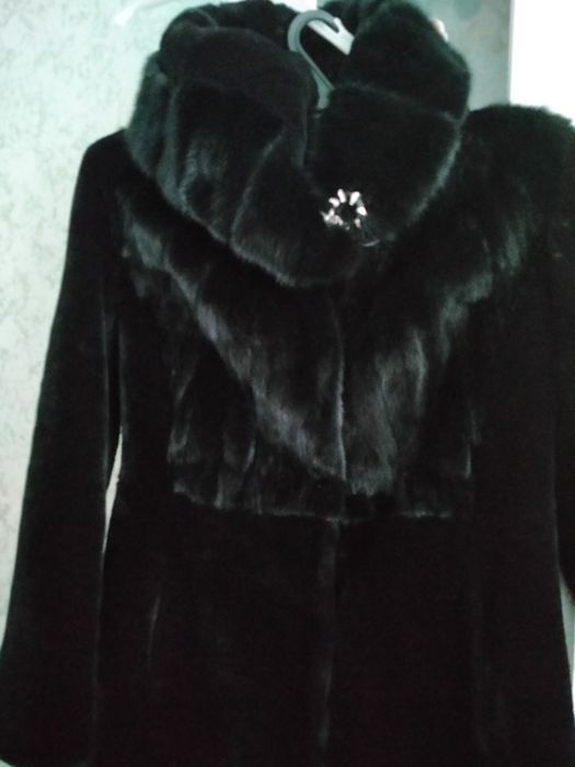 Продам шубу цигейковую,с норковой вставкой