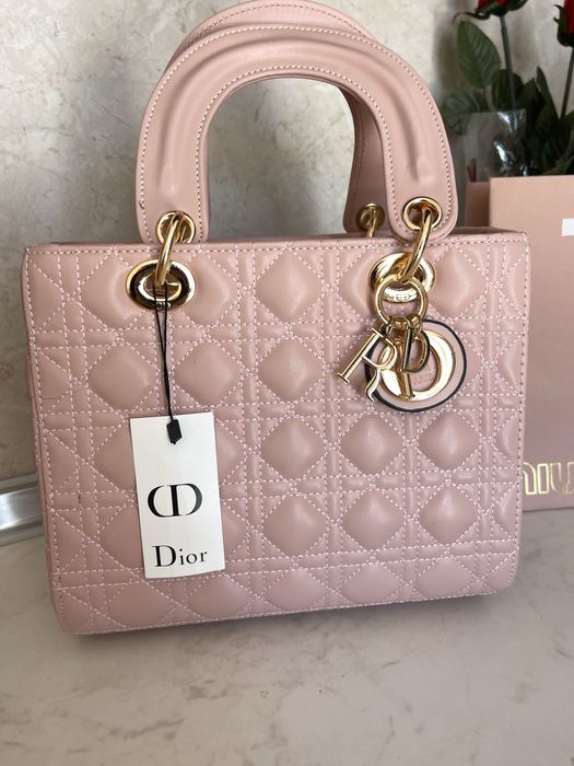 Lady Dior пудра среден размер