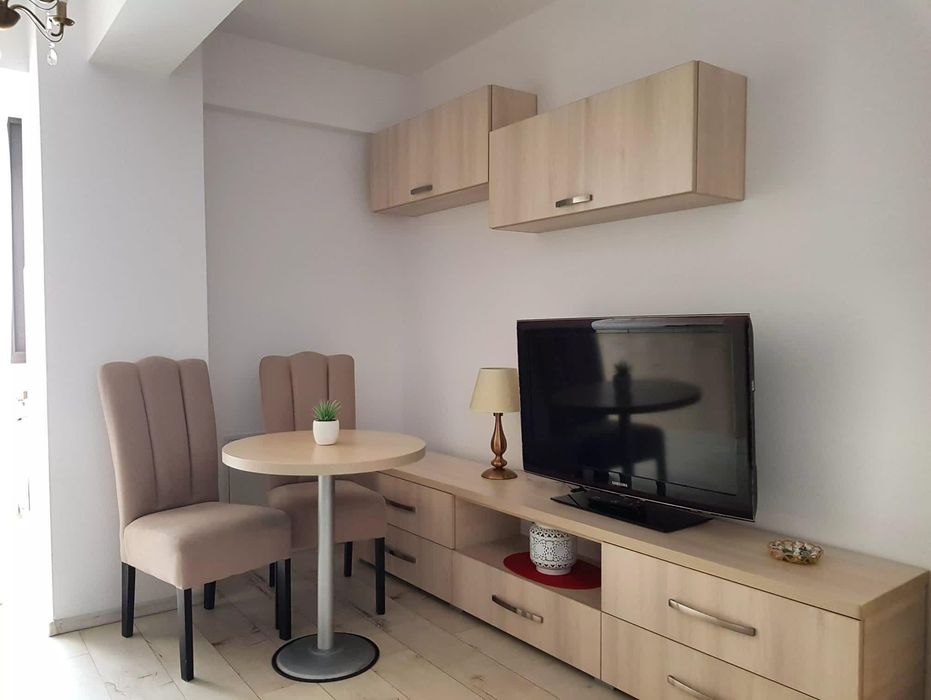 Inchiriez apartament cu 2 camere,parcare si boxa in bloc nou!