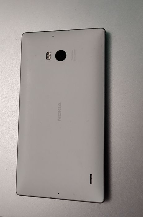 Nokia Lumia 930-white-Windows 10
