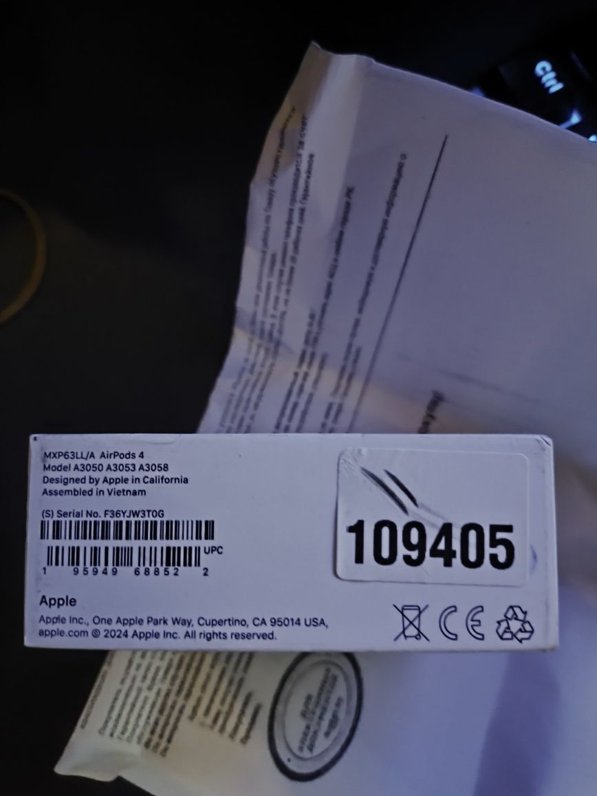 Apple AirPods 4, белые