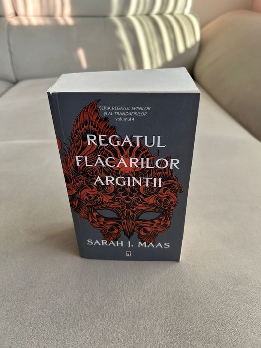 Regatul flacarilor argintii