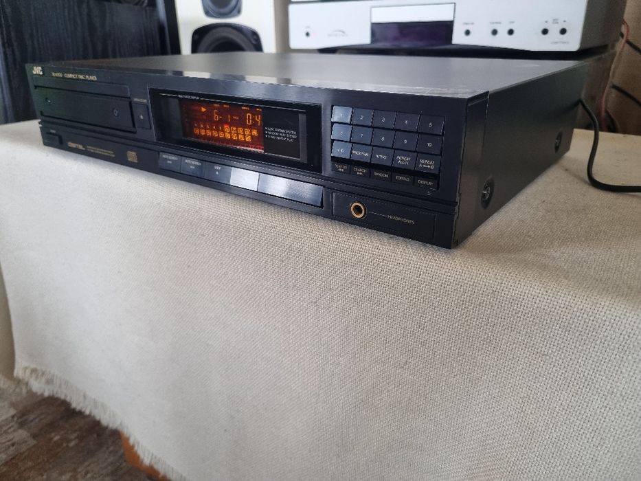 Cd Player JVC XL-V333. Perfect functional. Impecabil.