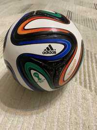 Футболный мяч