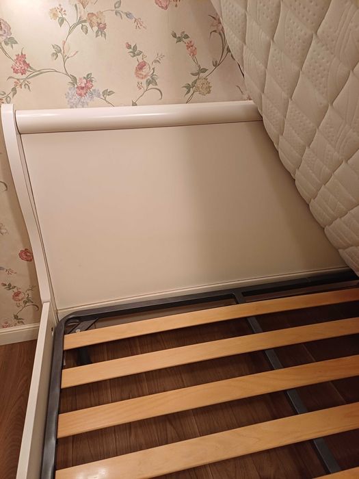 Pat Mobexpert MDF alb cu somiera si saltea