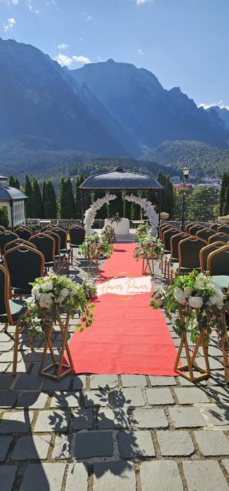 Aranjamente florale/arcade baloane/decor cununie de inchiriat
Prezidiu