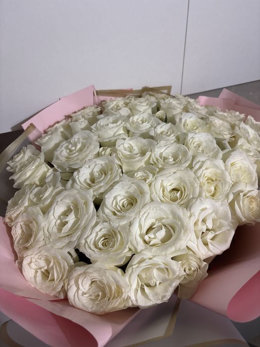 Белые розы 51 штук