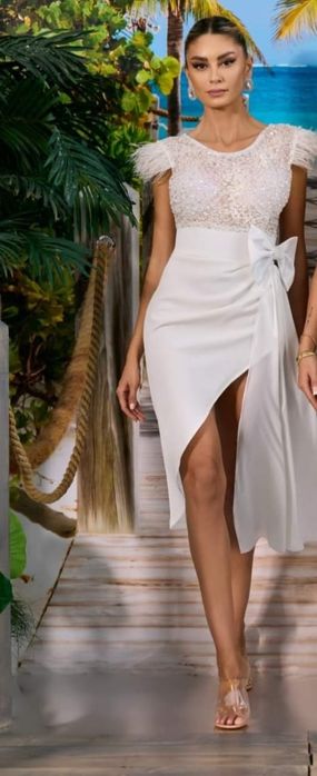 Vand rochie alba,perfecta pentru stare civila sau botez,marimea L.Preț