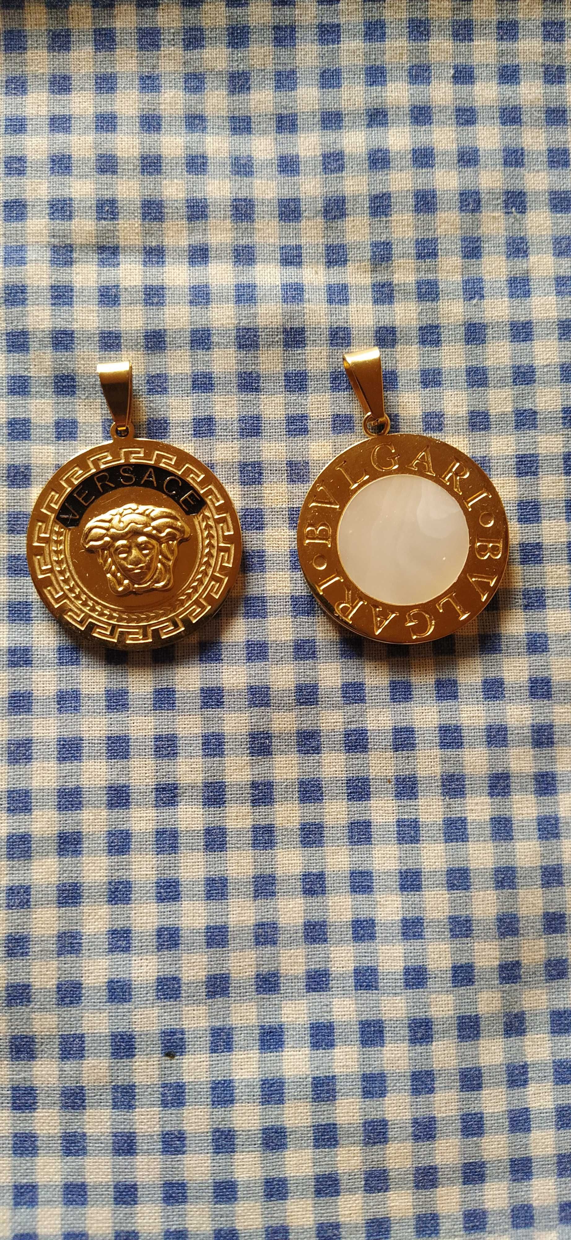 медальон Versace и Bvlgari