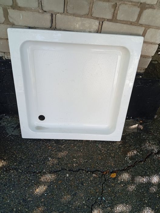 Поддон для душа в хорошем состоянии