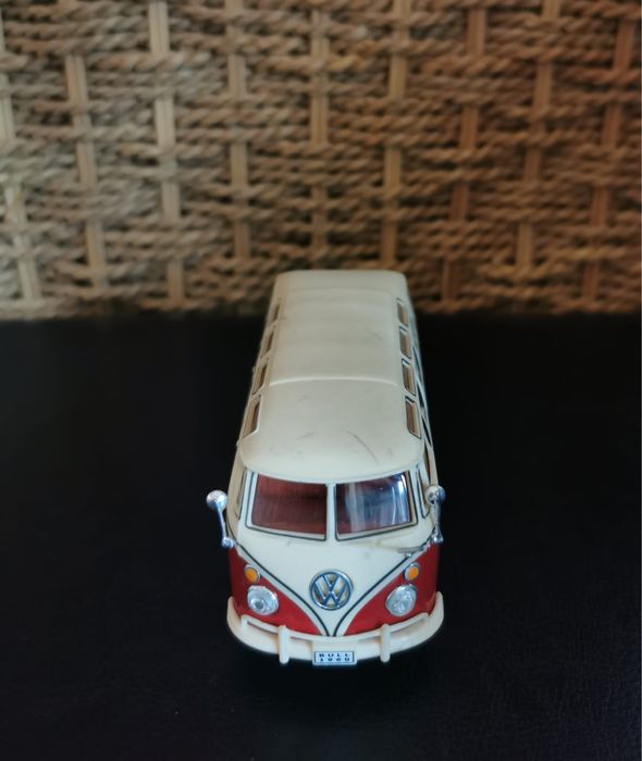 Количка hongwell cararama VOLKSWAGEN Автo.тип1-1963 Червен/бежов 1:43