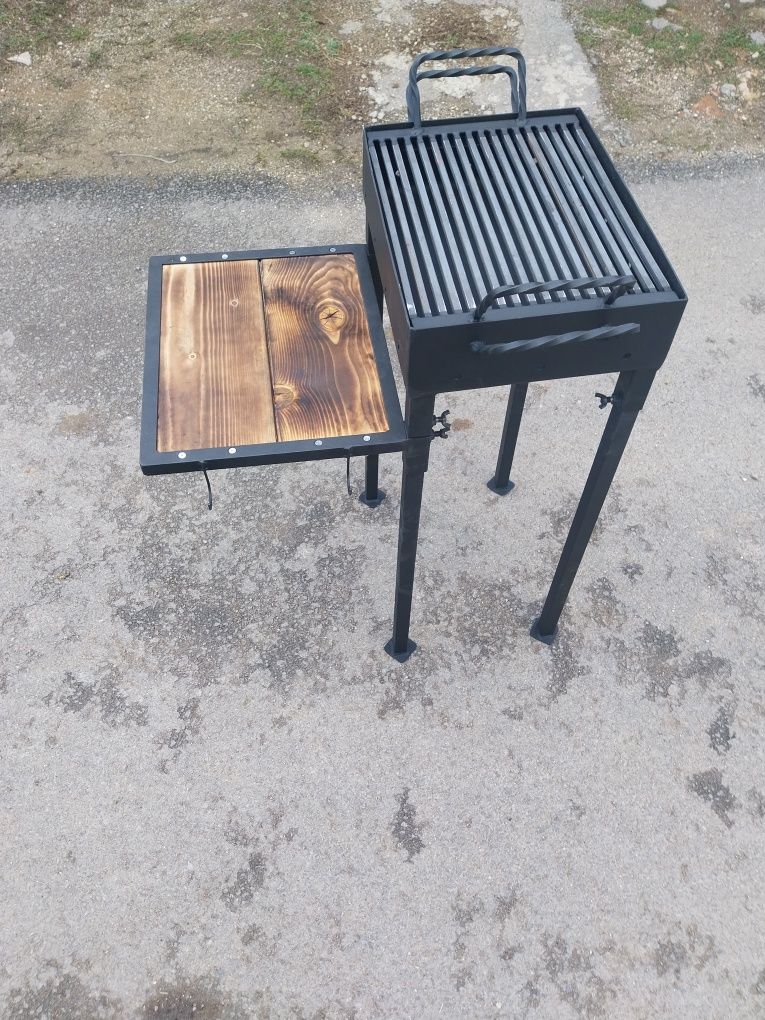Ръчно изработено барбекю на дървени въглища!
